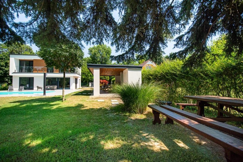 Bony Resort Szarvas Exterior foto